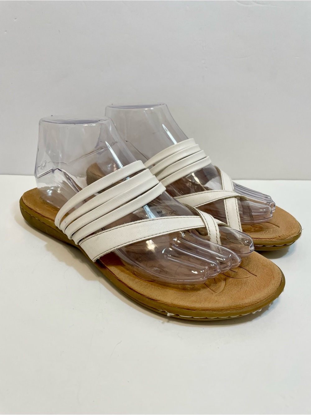 b.o.c. Born Concept Alisha White Strappy Toe Loop Sandals - Size 8
